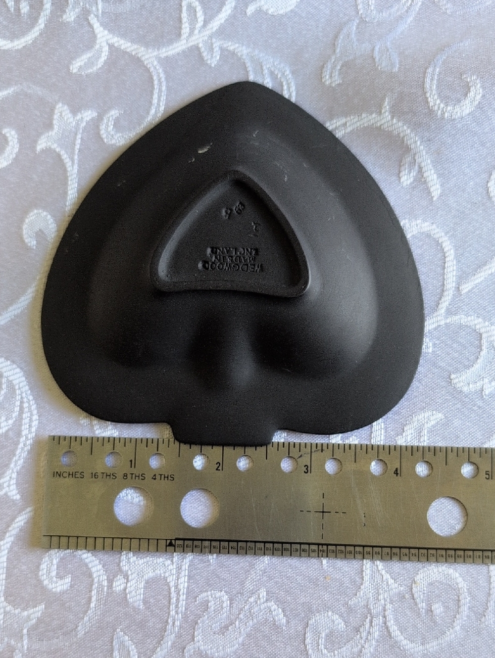 *Rare* Vintage Wedgwood Black and White Jasperware Decorative Dish - Picture 4 of 5